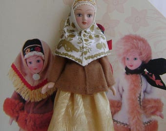 Muñeca de porcelana artesanal - Arkhangelsk N5 Muñecas con trajes típicos