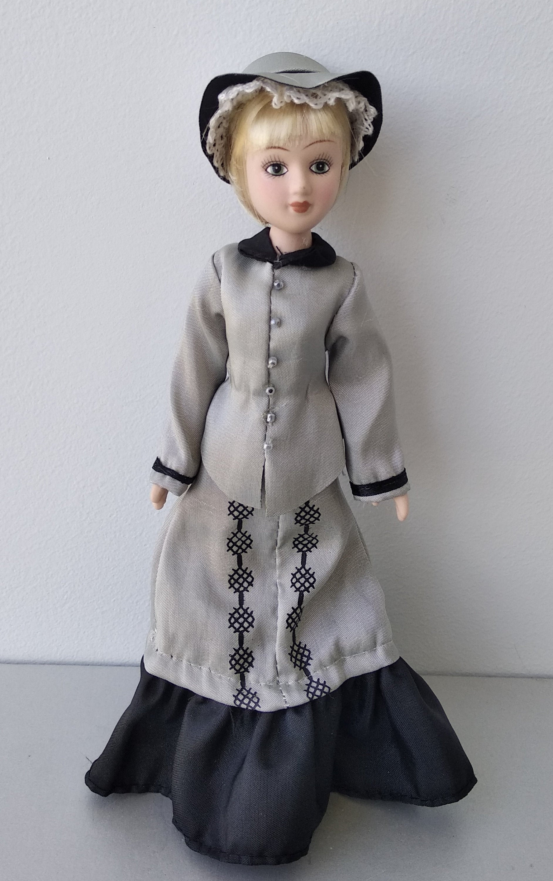 Porcelain doll handmade in national costume Tajik wedding suit N56 Porcelain doll handmade in national costume Tajik wedding suit N56