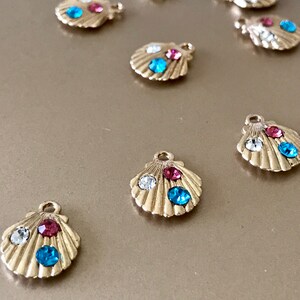 Shell Charms, Gold Shell Charms, Seashell Charm, Beach Charms, Ocean Charms, DIY Jewelry, Jewelry Findings, Jewelry Supplies, Jewelry Making