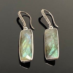 Natürliche Labradorit Ohrringe, Pave Diamant Ohrringe, Sterling Silber Edelstein Ohrringe, Geschenke für Sie