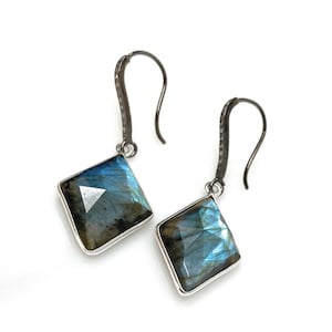 Natürliche Labradorit Ohrringe, Pave Diamant Ohrringe, Sterling Silber Edelstein Ohrringe, Geschenke für Sie
