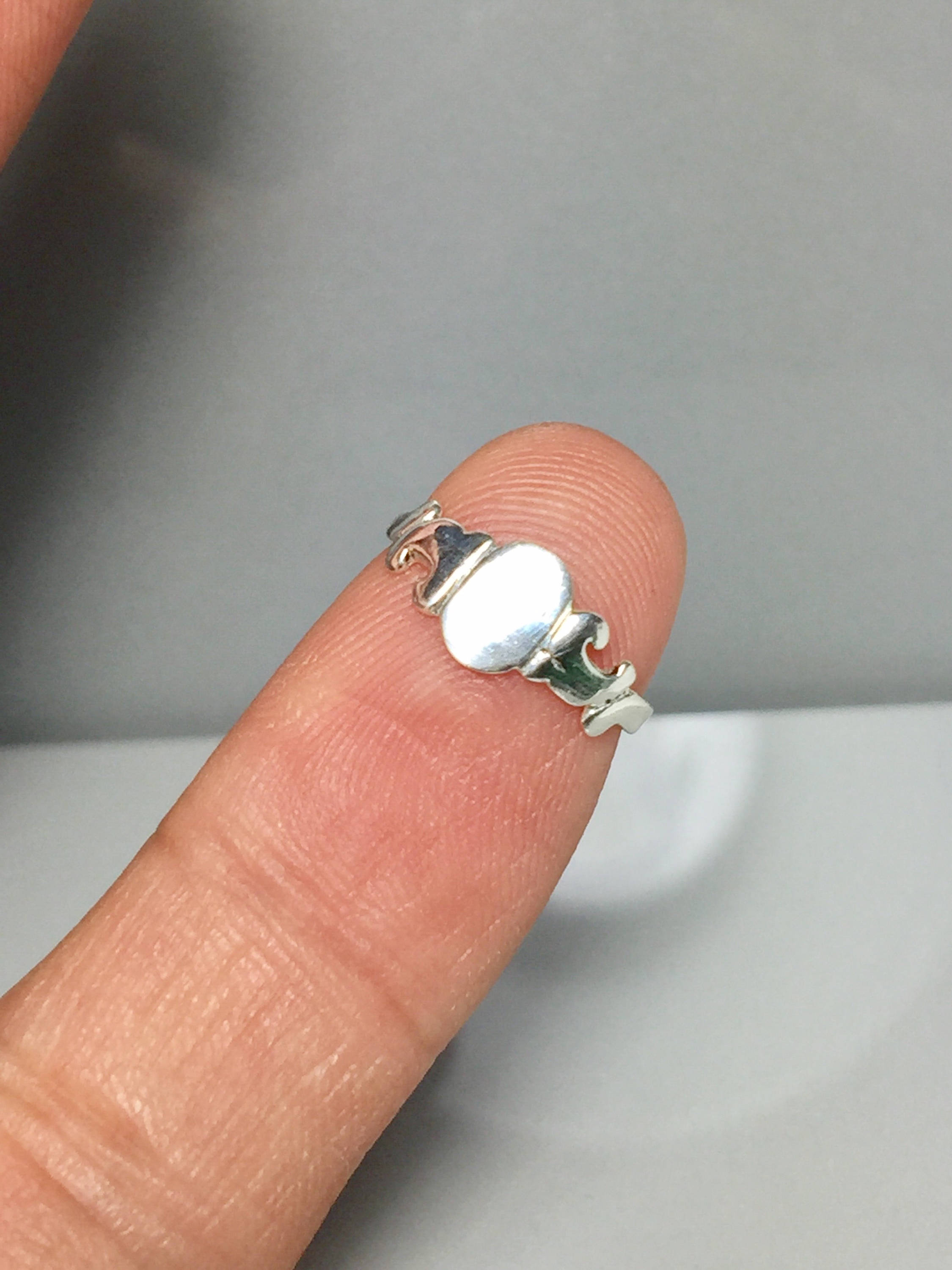 Nuevo Anillo De Joyas De Anillo Pequeño Y Fresco De Pequeños Nuevo Anillo De Joyas De Anillo Pequeño Y Fresco De Pequeños