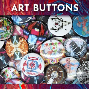 Pode incluir: Uma coleção de botões redondos coloridos com vários designs artísticos. Os botões apresentam uma variedade de temas, incluindo padrões abstratos, animais e criaturas fantásticas. Os botões estão dispostos em um padrão aleatório, criando uma exibição visualmente atraente e eclética.