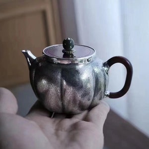 Begränsad upplaga | Pumpaformade kinesiska silverhandgjorda tekannor