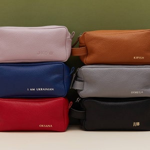 Personalisierte Herren Leder Kulturtasche mit Initialen, Groomsman Travel Dopp Kit, silberne Leder Kulturtasche, graue Herrentasche, Lavendel Ledertasche