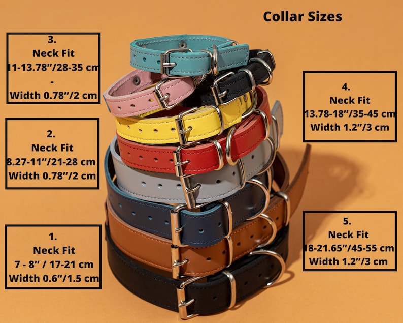Puede incluir: Una pila de collares de cuero para perros en varios colores: azul, rosa, amarillo, rojo, gris, azul marino, marr&oacute;n y negro. Cada collar tiene una hebilla plateada. El texto indica las medidas del cuello y el ancho en cm.
