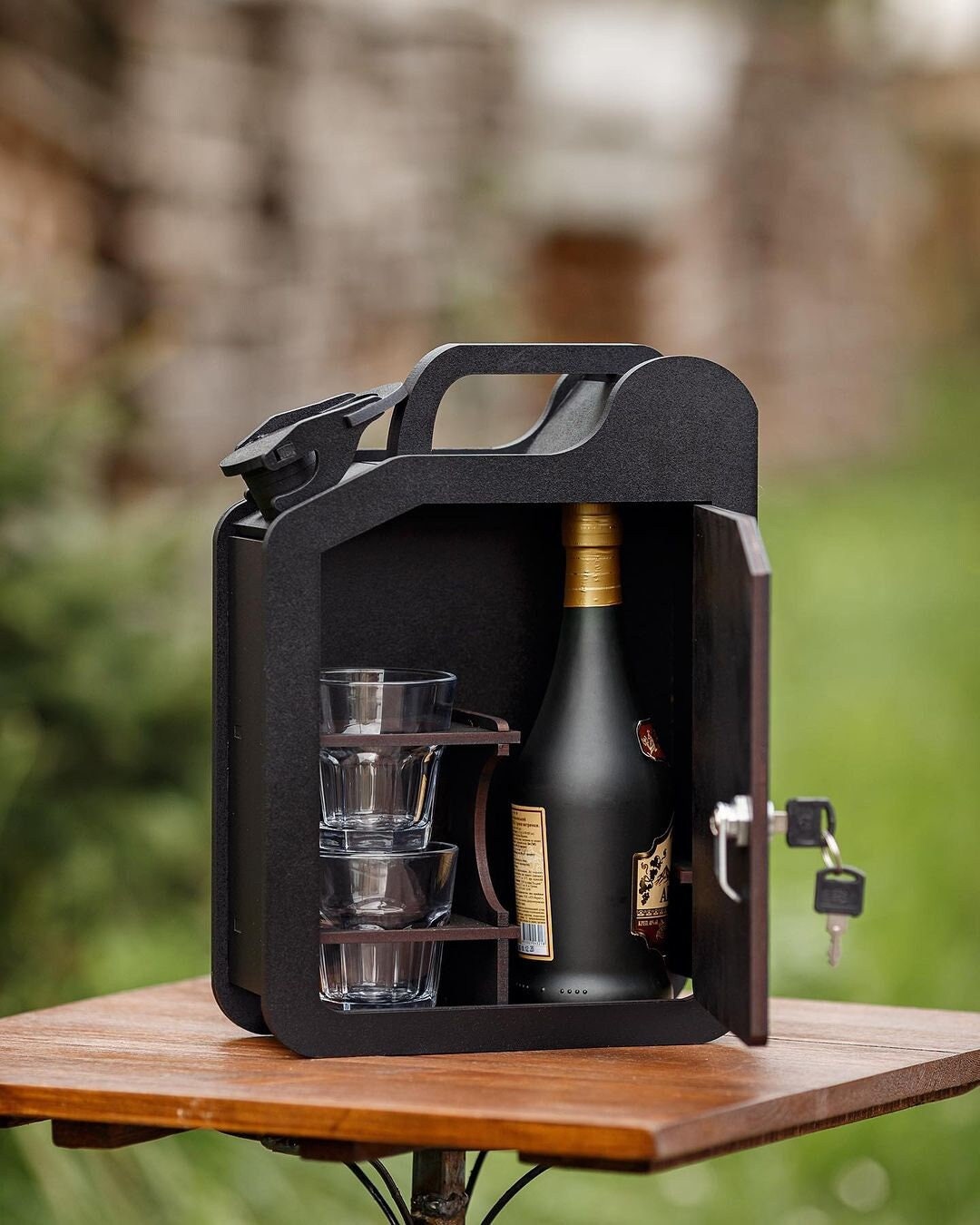 20 L Jerry Can Mini Bar With Mini Wooden Backgammon Set, Canister