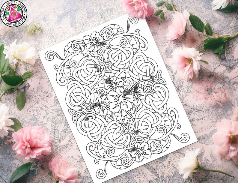 Puede incluir: Una p&aacute;gina para colorear imprimible en blanco y negro que presenta un intrincado dise&ntilde;o de nudo celta con acentos florales. El dise&ntilde;o incluye una flor central con m&uacute;ltiples p&eacute;talos y hojas, rodeada de un complejo patr&oacute;n de nudos y remolinos entrelazados.