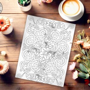 Puede incluir: Una p&aacute;gina para colorear imprimible en blanco y negro con un dise&ntilde;o de nudo celta con elementos florales. El patr&oacute;n intrincado incluye una variedad de nudos, remolinos y flores.