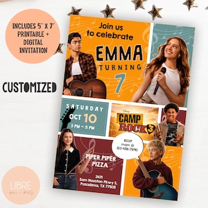 Könnte beinhalten: Eine rechteckige Einladungskarte im Camp Rock 3-Design mit orangefarbenen, blauen und kastanienbraunen Feldern. Sie zeigt Fotos von vier jungen Leuten mit Musikinstrumenten, den Text Emma Turning 7, das Datum Oct 10 und die Adresse in Pasadena, TX.