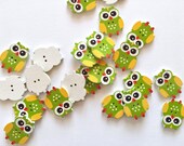5 green owl-shaped buttons