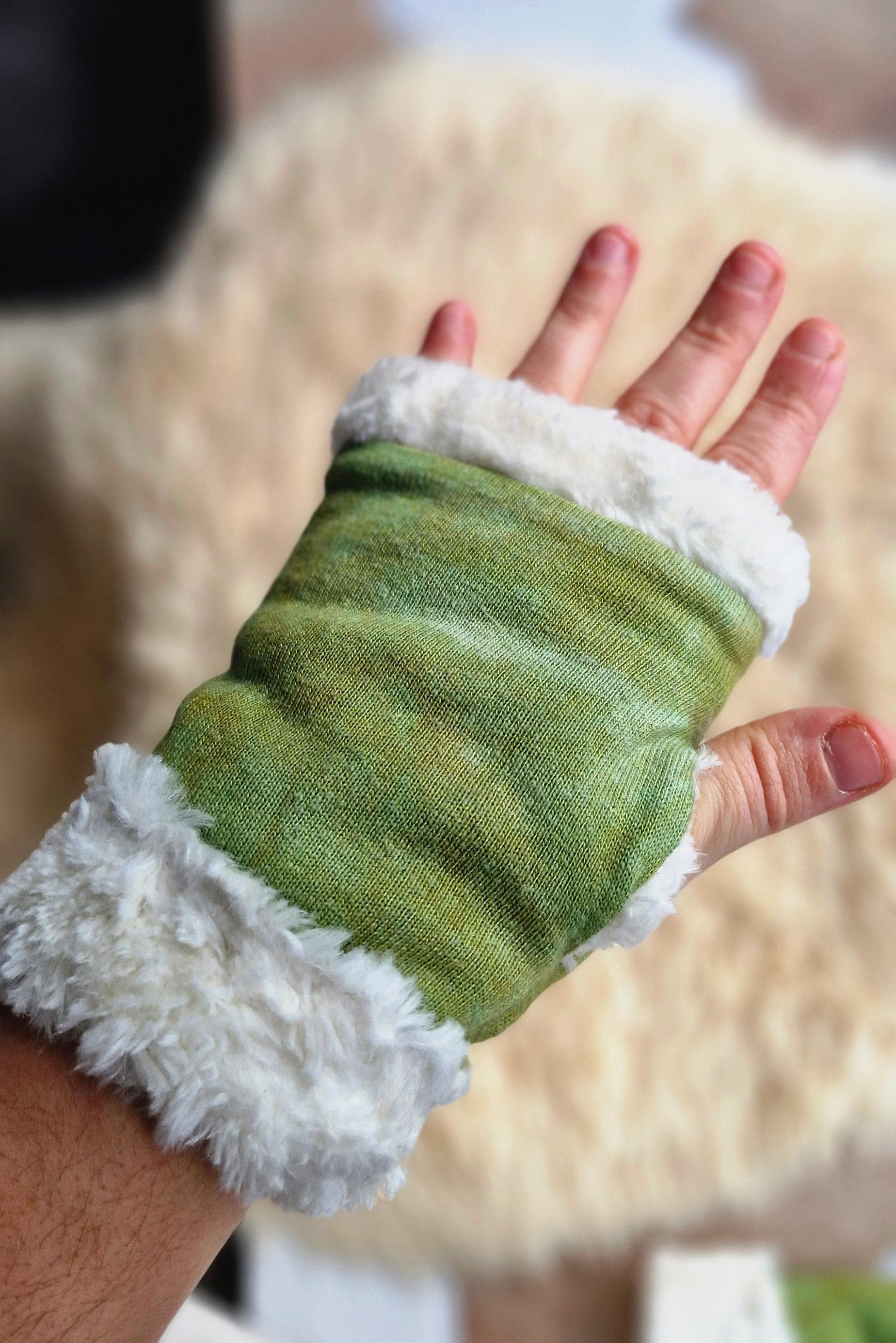 Natural Dyed Wool Gloves - Etsy display picture 3