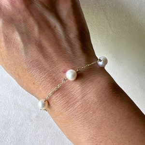 Real Natural Freshwater Pearl Bracelet, Dainty 14k Gold Bracelet, Pearl Beaded Bracelet, Simple Bracelet, Bridesmaid Gift, Mothers Day Gift