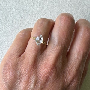 Raw Herkimer Ring / Birthstone Ring / Gold Stone Ring / Stacking Ring / Statement Ring / Gold Minimalist Ring / April Ring / Simple Ring