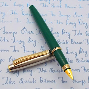 Penna stilografica V'Sign Stride Green (con pennino semi-flessibile vintage della Navy Pen Co. Japan)