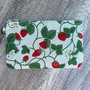 Strawberries Wristlet Handmade Japanese Strawberry Fabric Zipper Phone Pouch, Zippered Coin Purse Wallet Travel Phone Passport Sunglass Case