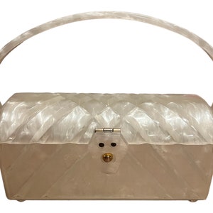 Vintage Patricia de Miami Pearl Lucite Monedero