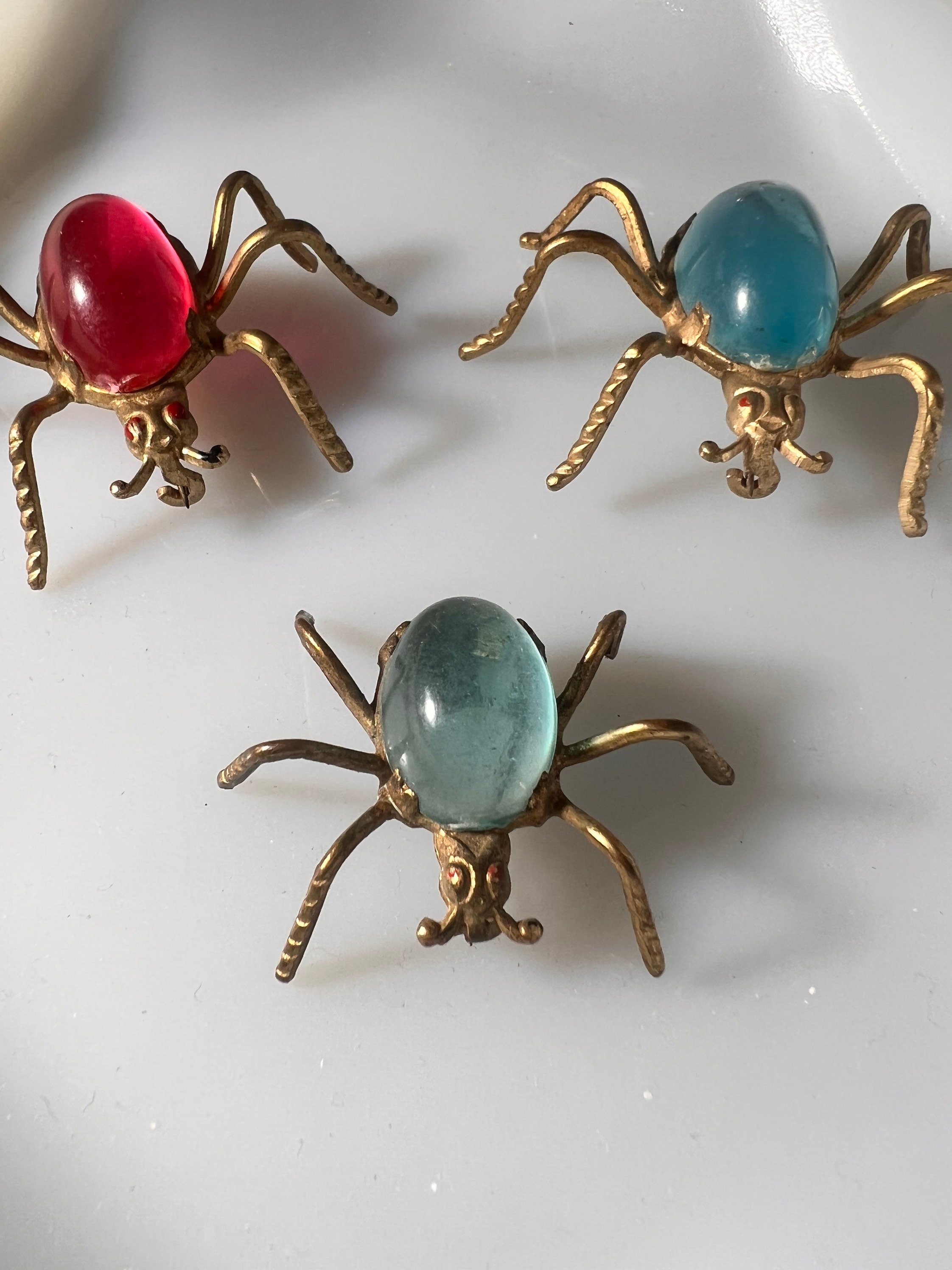Vintage Spider Pin, Art Glass Body Brooch, 1950s Pink Rhinestones