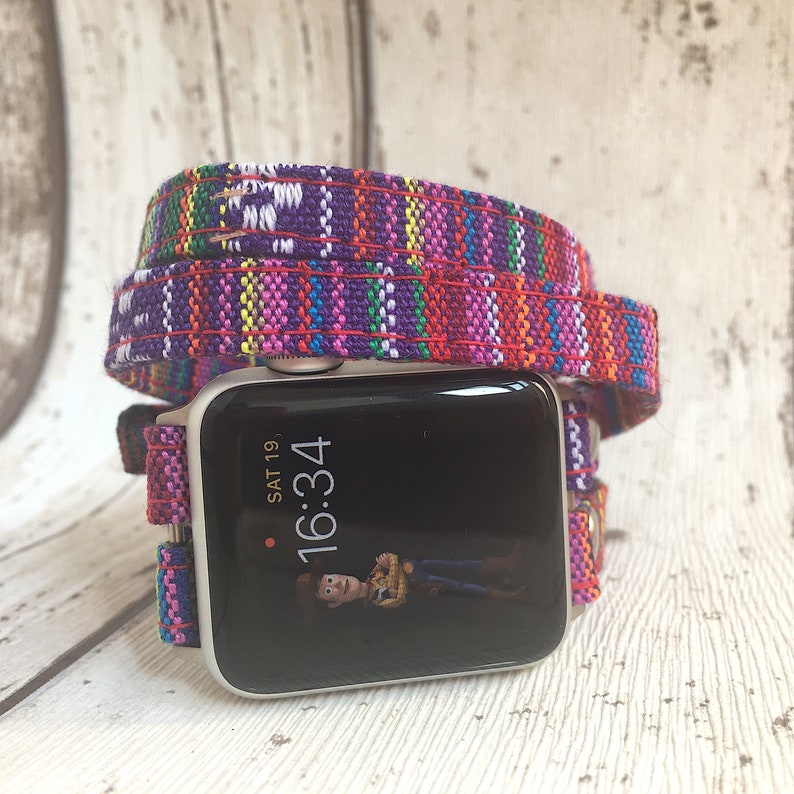 fitbit alta hr vs apple watch