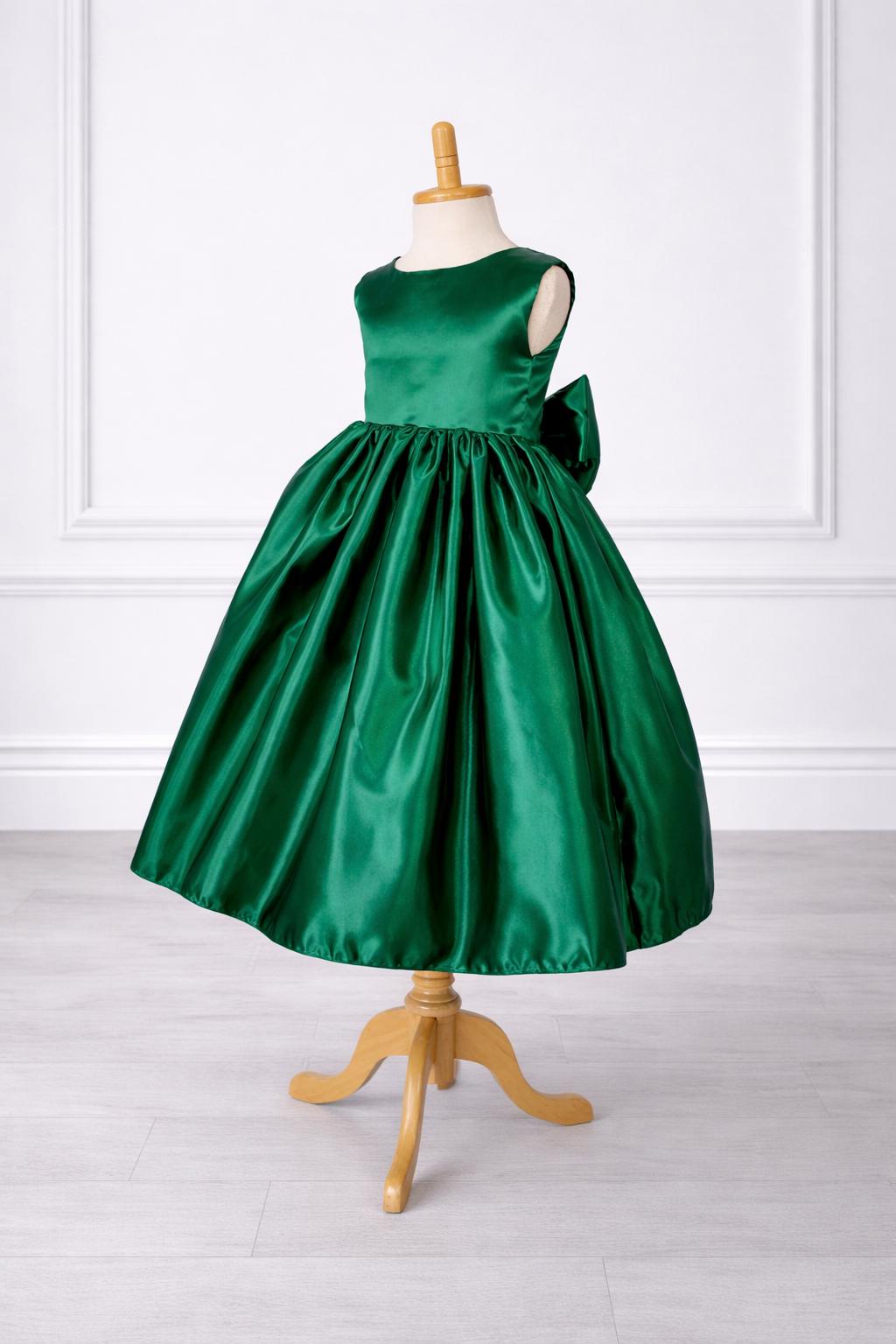 green emerald velvet dress Amazon.com: Galawaqe Kids Junior Bridesmaid Dresses Chiffon Flower Girl  Dress for Teen Girl Long Party Pageant Gowns: Clothing, Shoes & Jewelry main image 0