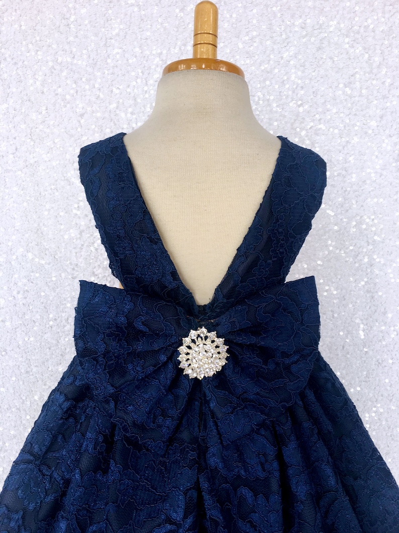 Vestido de niña de flores azul marino con encaje francés y diamantes de imitación hasta los tobillos con espalda en V imagen 8