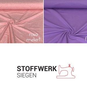 Puede incluir: Dos muestras de tela, una rosa con un sutil patr&oacute;n jaspeado y la otra de color morado claro s&oacute;lido. Las muestras est&aacute;n etiquetadas como "rosa meliert" y "flieder". El texto "STOFFWERK SIEGEN" est&aacute; debajo de las muestras, junto con una imagen estilizada de una m&aacute;quina de coser.