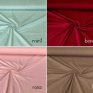 Puede incluir: Cuatro muestras de tela en diferentes colores: menta, burdeos, rosa y topo. La tela es lisa y tiene un ligero brillo.