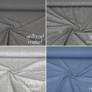 Puede incluir: Cuatro muestras de tela en diferentes colores: gris oscuro, gris claro, gris y azul. Cada muestra tiene una etiqueta de texto con el nombre del color y la palabra "meliert" (alem&aacute;n para "marmoleado").