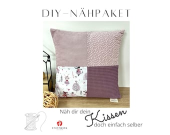Peut inclure: Kit de couture DIY pour un coussin à motifs roses et blancs avec le texte "Näh dir dein Kissen doch einfach selber" (Cousez votre propre coussin, faites-le vous-même).