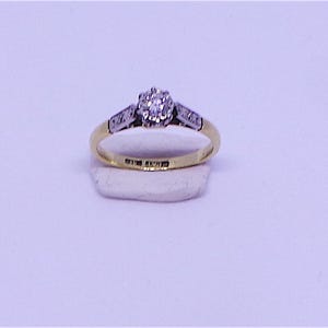 Diamond Engagement Ring in 18 carat gold