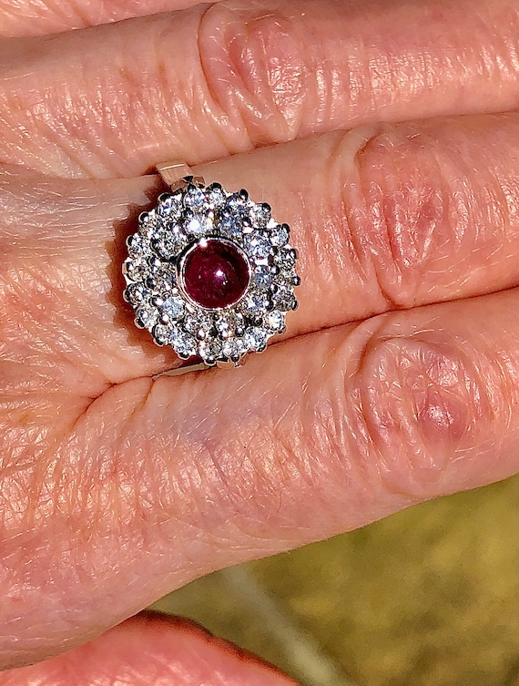 Beautiful Ruby and Diamond Ring in 18 carat white 