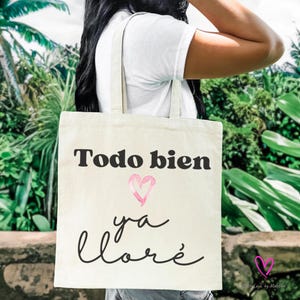 Lustige lateinische Spruch, Todo bien ya llore, lustiger Spruch, lustige lateinische Phrase, gutes Weinen Design, viel weinen Clipart, lustiges Design