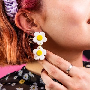 White Duo Daisy Earrings