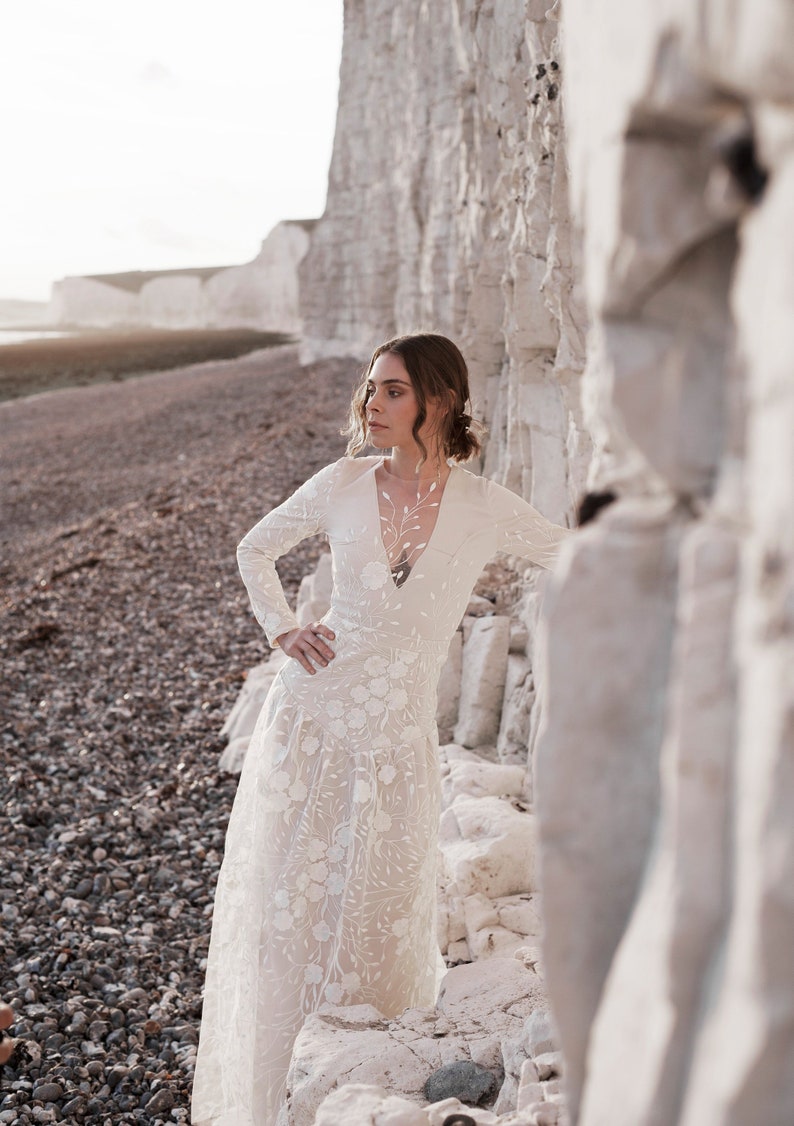 is it ok to wear off white to a wedding