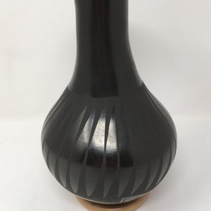 Amalia Mora Mata Ortiz Black Pottery Vase Mexico 9.5&quot; Excellent