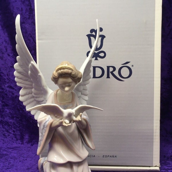 Lladro Angel of Peace 6131 Figurine 12" Mint in Box