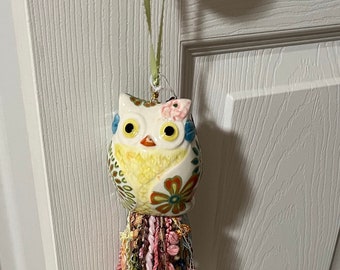 Tassel Owl with flowers