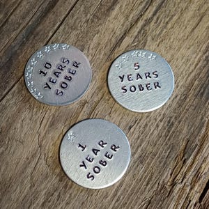 Gepersonaliseerde nuchterheid pockettoken | Aangepaste soberheidsjaren-token | Cadeau voor ondersteuning bij herstelverslaving | Zakherinnering jubileumtoken