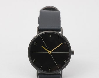 Montre homme en cuir marine et cadran ultra noir