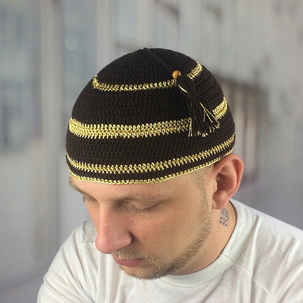 Kufi con nappa oro e marrone Cappello beanie all'uncinetto da uomo Berretto con teschio musulmano di strada Kufi islamico Accessori Ramadan Namaz musulmani Regali di compleanno per lui