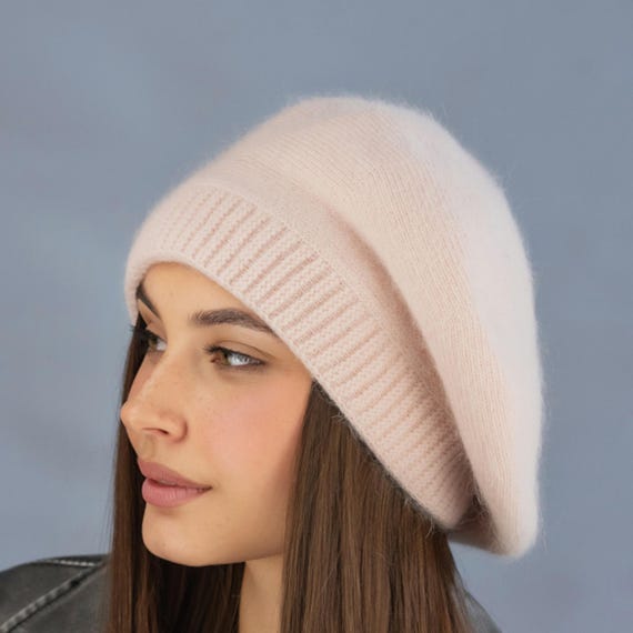 Angora Knit Beret: Women display picture 1