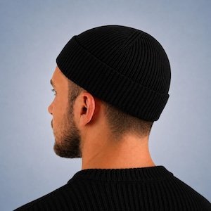 Atmungsaktive Fischermütze aus Viskose | Elastische kurze Mütze | Gestrickte urbane Dockermütze | Minimalistische Sommermütze | Geschenk für ihn