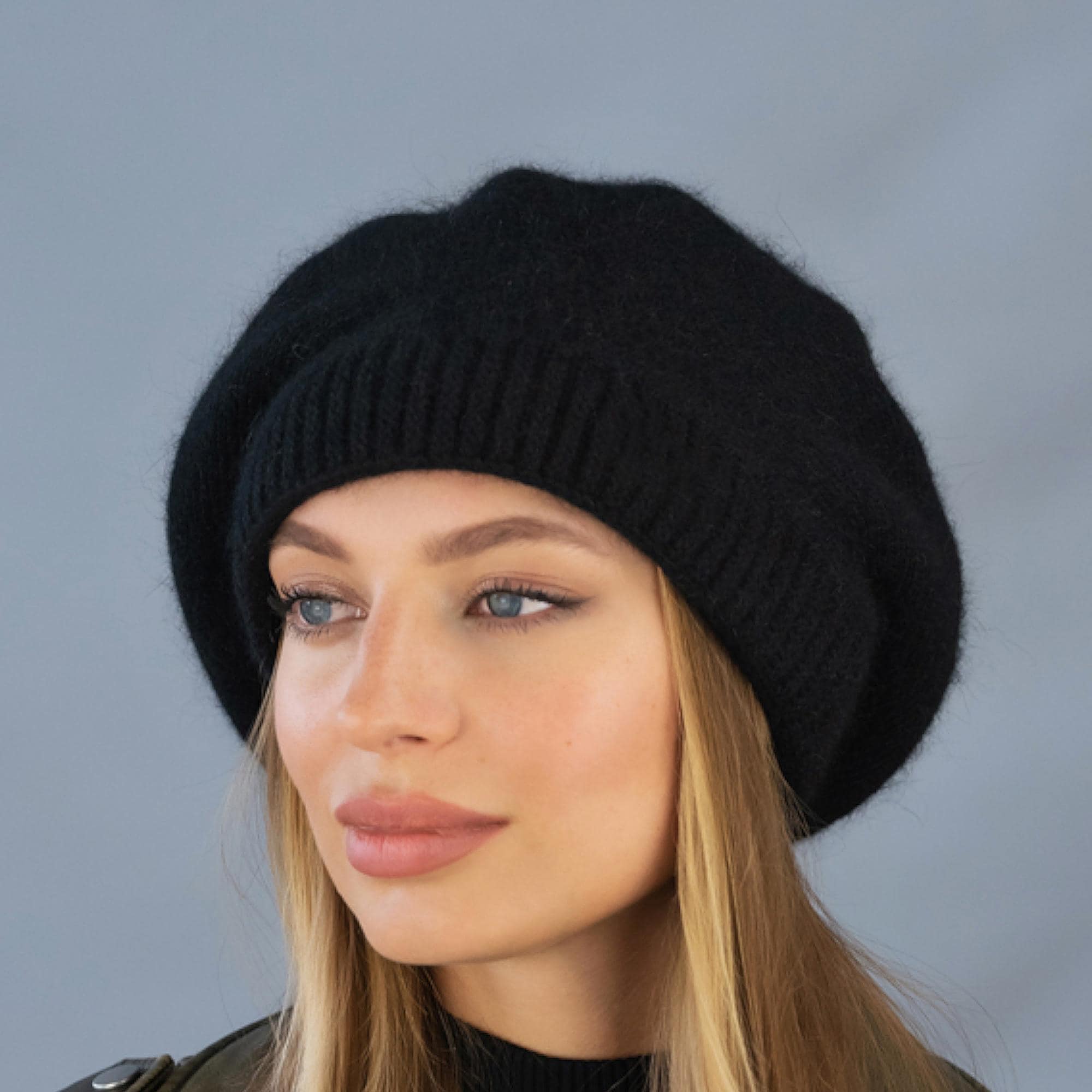 Angora Knit Beret: Women display picture 1
