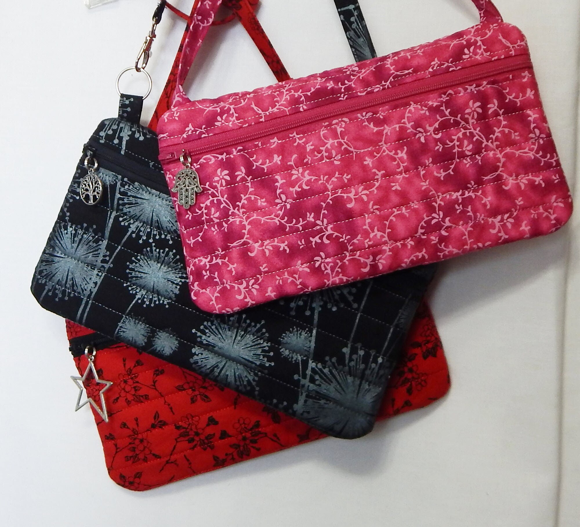 ITH Crossbody Zipper Bag with Credit Card Pocket Lining