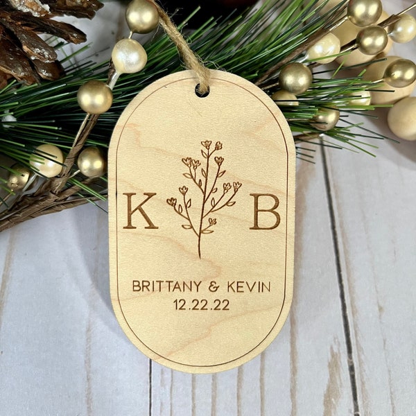 Bulk Custom Wedding favors wooden Ornaments, Wedding Party Favors for Guests, Wedding Favors Wood, Ornaments Favor for Guests and Christmas