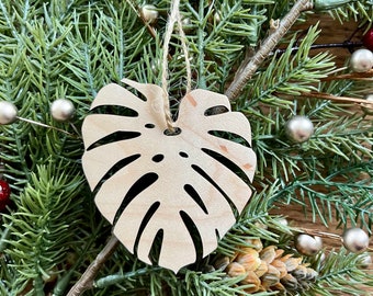 2024 houseplant monstera leaf Christmas wooden plant ornament, monstera ornament, plant lady gift, plant mom gift, stocking stuffer