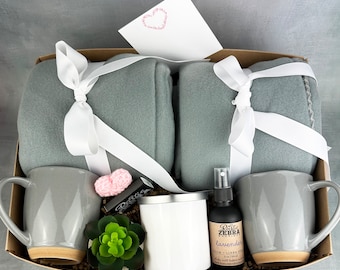 Wedding Gifts For The Couple, Mr and Mrs Basket, Date Night Box, Engagement Gift, Romantic Gifts, Housewarming Gifts, Girlfriend Gift