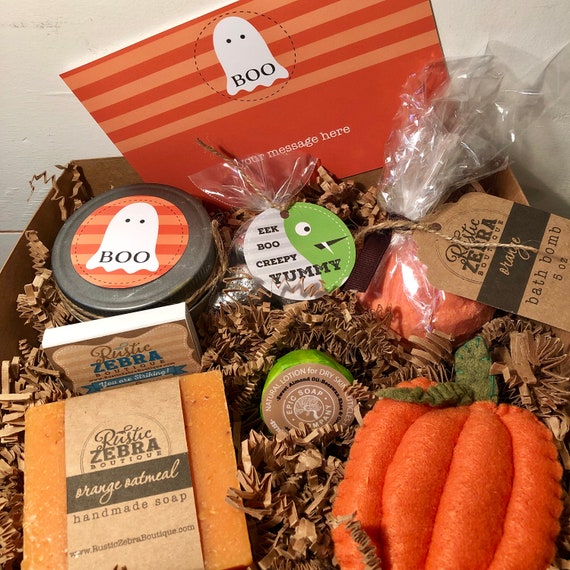 Halloween Boo Basket, Thanksgiving Gifts, Fall Gift Box, Halloween Gift Box  for Adults, Halloween Care Package, Fall Candle Gift Set, Hamper 