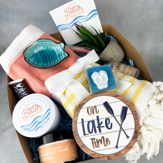 Lake House Gift Basket Ideal Summer Break Gift Box -  Beach House Host Gift - Summer Style Gift Box - Personalized  Beach Treat Box For Her