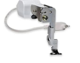 Brother SA207 Embroidery Foot with LED Pointer
